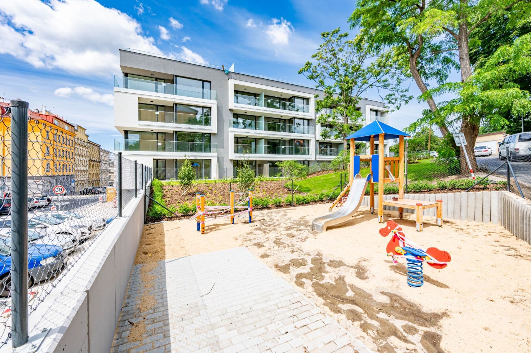 Prenájom bytu 1-izbový 36 m², Kotlaska, Praha, Praha Prenájom bytu 1-izbový 36 m², Kotlaska, Praha, Praha