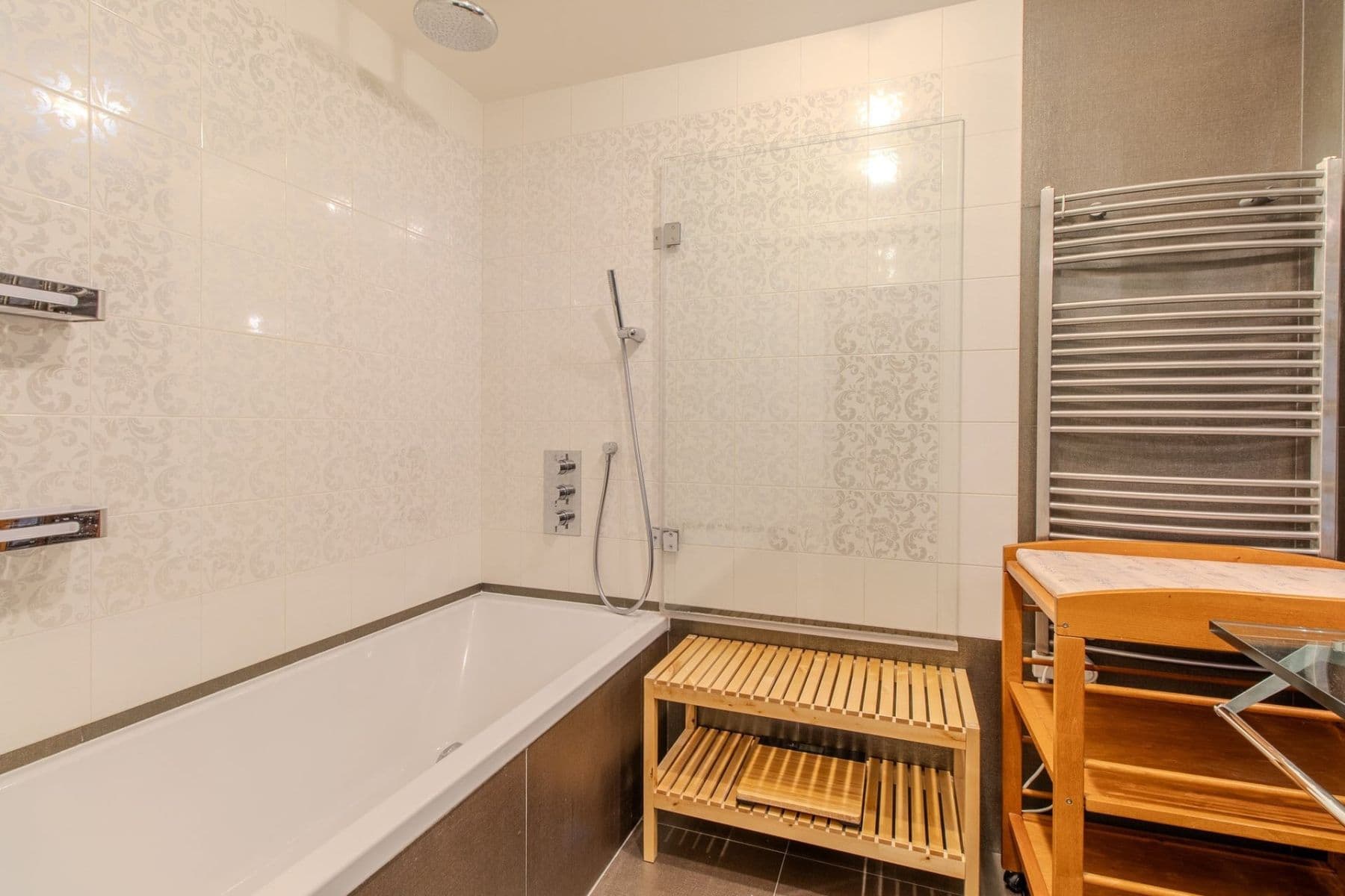 Prenájom bytu 4-izbový 88 m², Kloboučnická, Praha, Praha Prenájom bytu 4-izbový 88 m², Kloboučnická, Praha, Praha