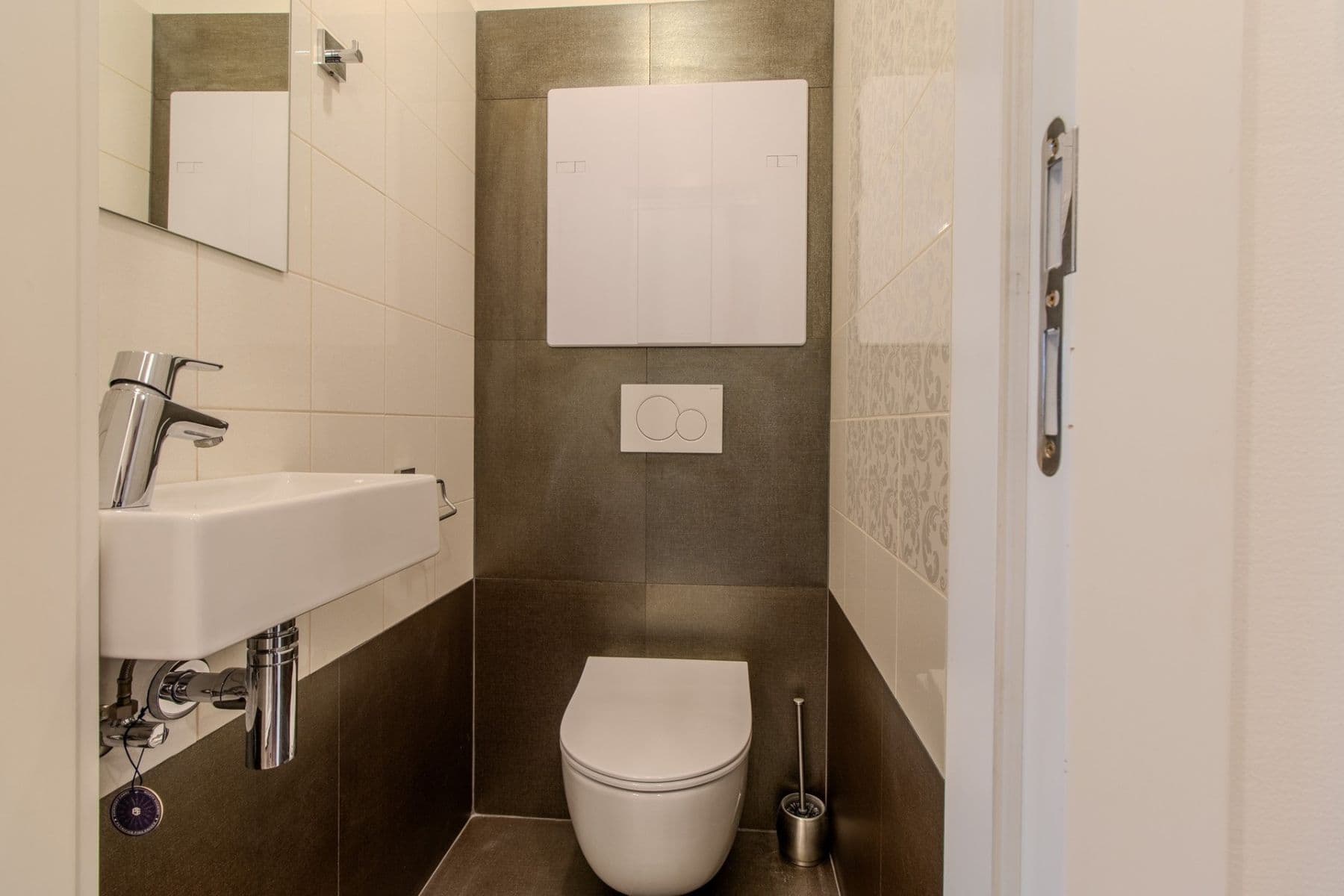 Prenájom bytu 4-izbový 88 m², Kloboučnická, Praha, Praha Prenájom bytu 4-izbový 88 m², Kloboučnická, Praha, Praha