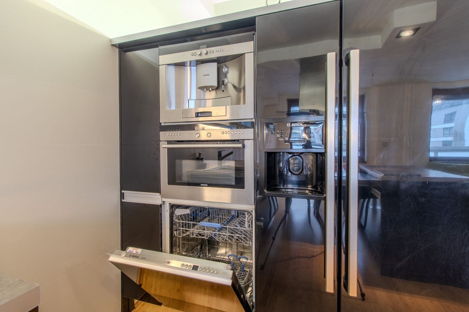 Prenájom bytu 4-izbový 88 m², Kloboučnická, Praha, Praha Prenájom bytu 4-izbový 88 m², Kloboučnická, Praha, Praha