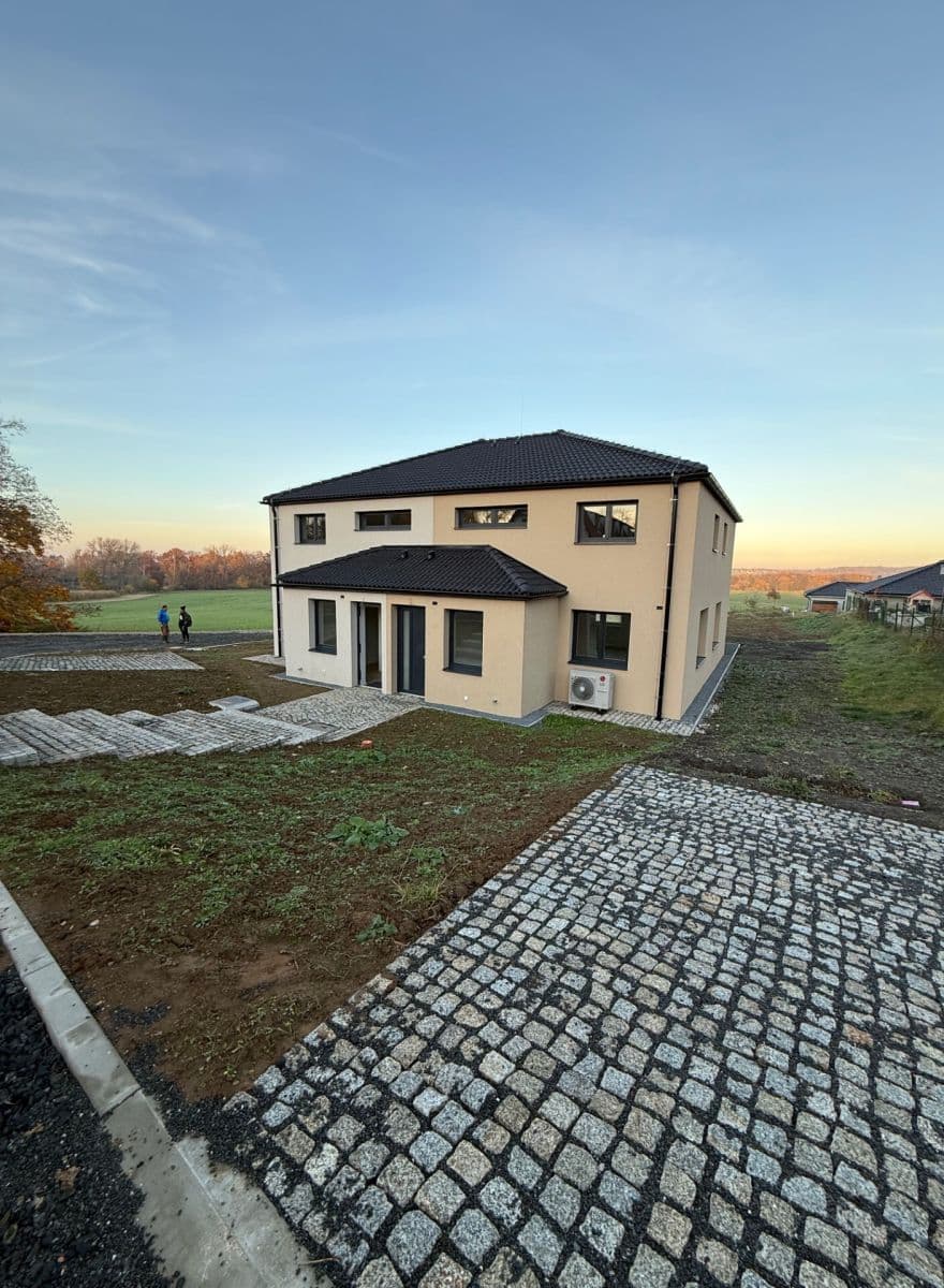 Predaj bytu 4-izbový 110 m², Strančice, Středočeský kraj Predaj bytu 4-izbový 110 m², Strančice, Středočeský kraj