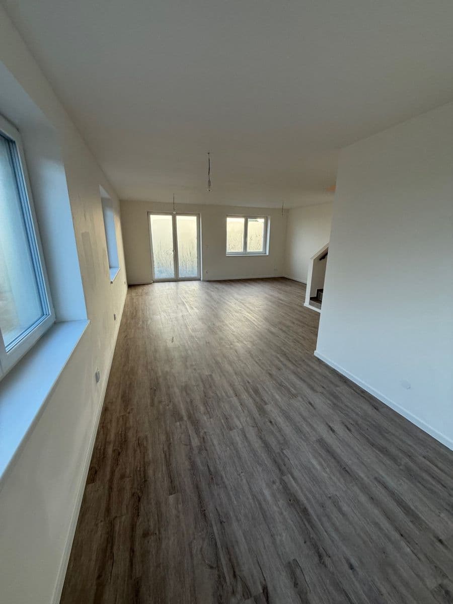 Predaj bytu 4-izbový 110 m², Strančice, Středočeský kraj Predaj bytu 4-izbový 110 m², Strančice, Středočeský kraj