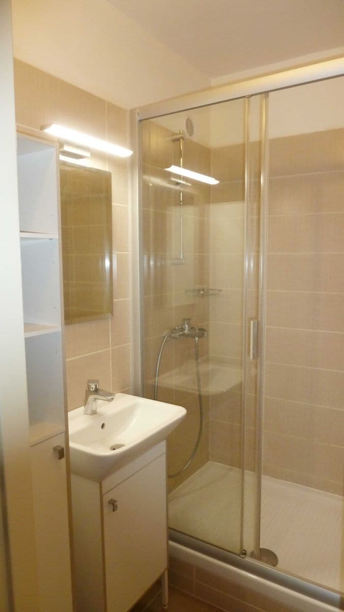 Prenájom bytu 2-izbový 43 m², Bellušova, Praha, Praha Prenájom bytu 2-izbový 43 m², Bellušova, Praha, Praha