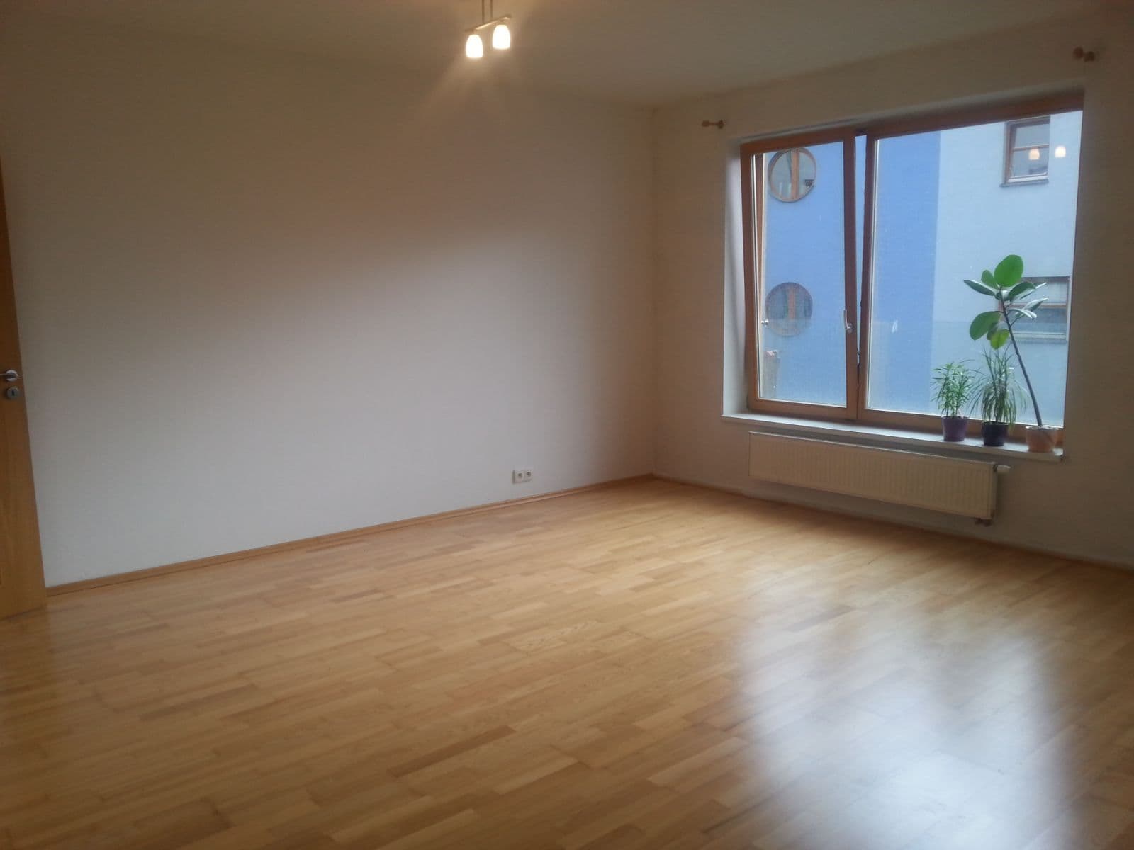 Prenájom bytu 2-izbový 55 m², Jeseniova, Praha, Praha Prenájom bytu 2-izbový 55 m², Jeseniova, Praha, Praha