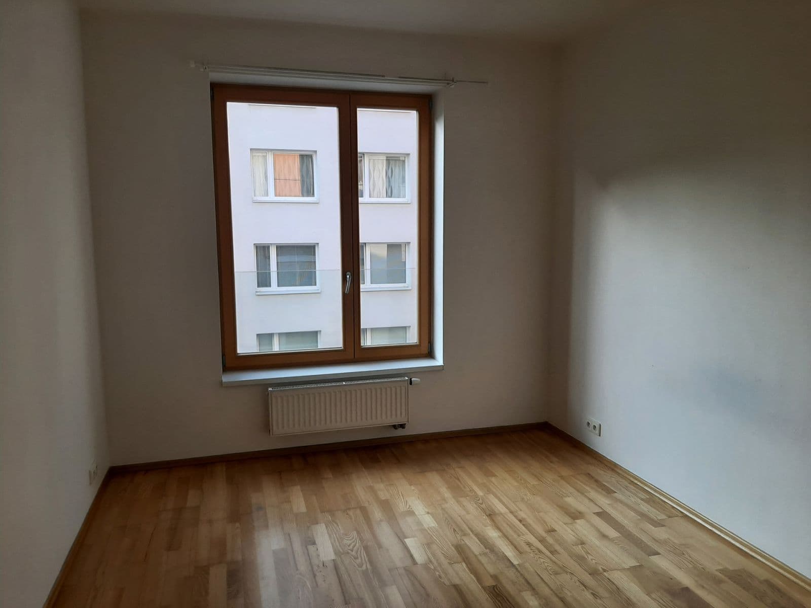 Prenájom bytu 2-izbový 55 m², Jeseniova, Praha, Praha Prenájom bytu 2-izbový 55 m², Jeseniova, Praha, Praha