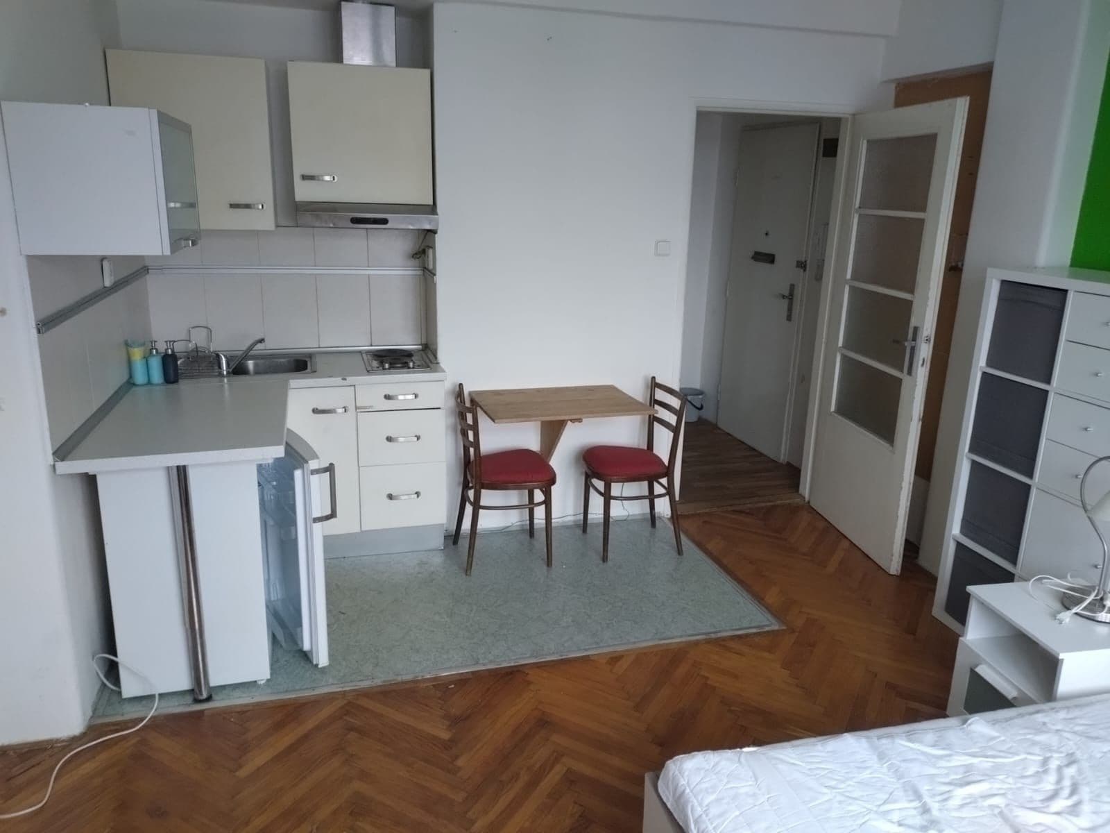 Prenájom bytu 1-izbový 22 m², Komunardů, Praha, Praha Prenájom bytu 1-izbový 22 m², Komunardů, Praha, Praha