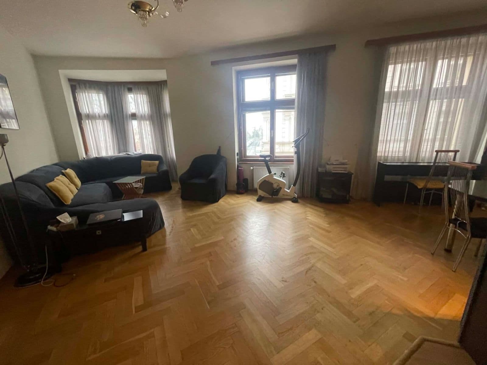 Prenájom bytu 3-izbový 75 m², Krymská, Praha, Praha Prenájom bytu 3-izbový 75 m², Krymská, Praha, Praha