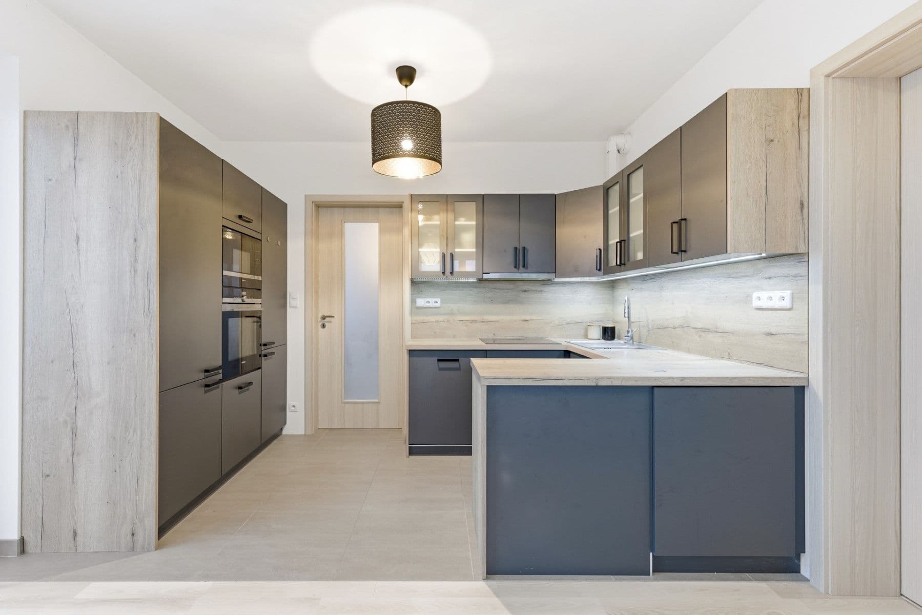 Predaj bytu 3-izbový 70 m², Klausova, Praha, Praha Predaj bytu 3-izbový 70 m², Klausova, Praha, Praha