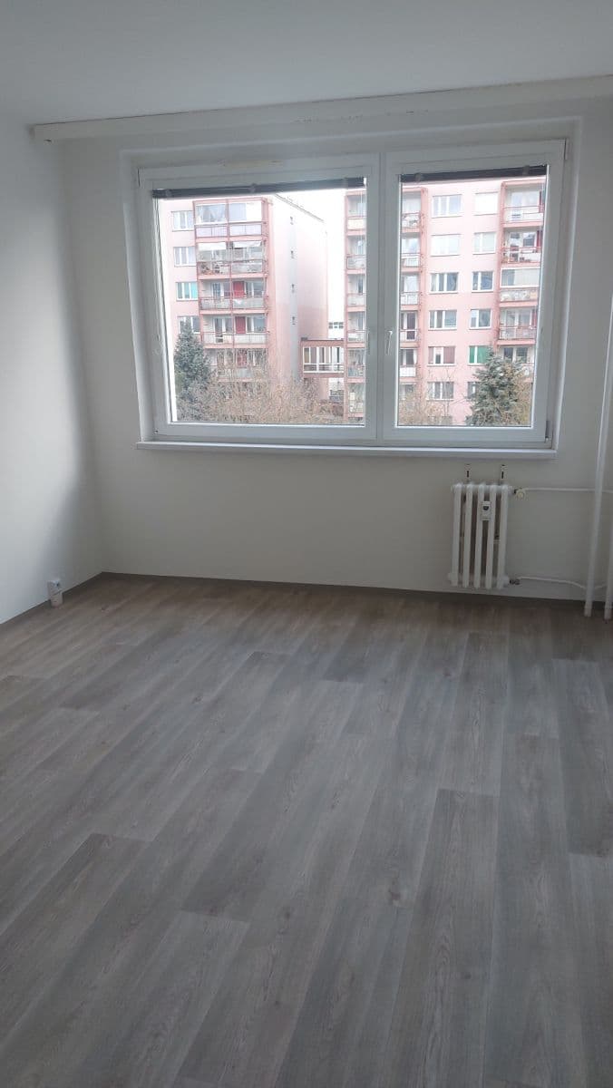 Prenájom bytu 3-izbový 74 m², Petýrkova, Praha, Praha Prenájom bytu 3-izbový 74 m², Petýrkova, Praha, Praha