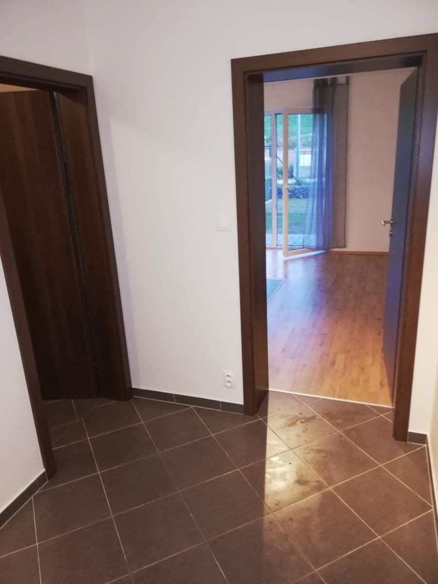 Prenájom bytu 2-izbový 50 m², U Hostavického potoka, Praha, Praha Prenájom bytu 2-izbový 50 m², U Hostavického potoka, Praha, Praha