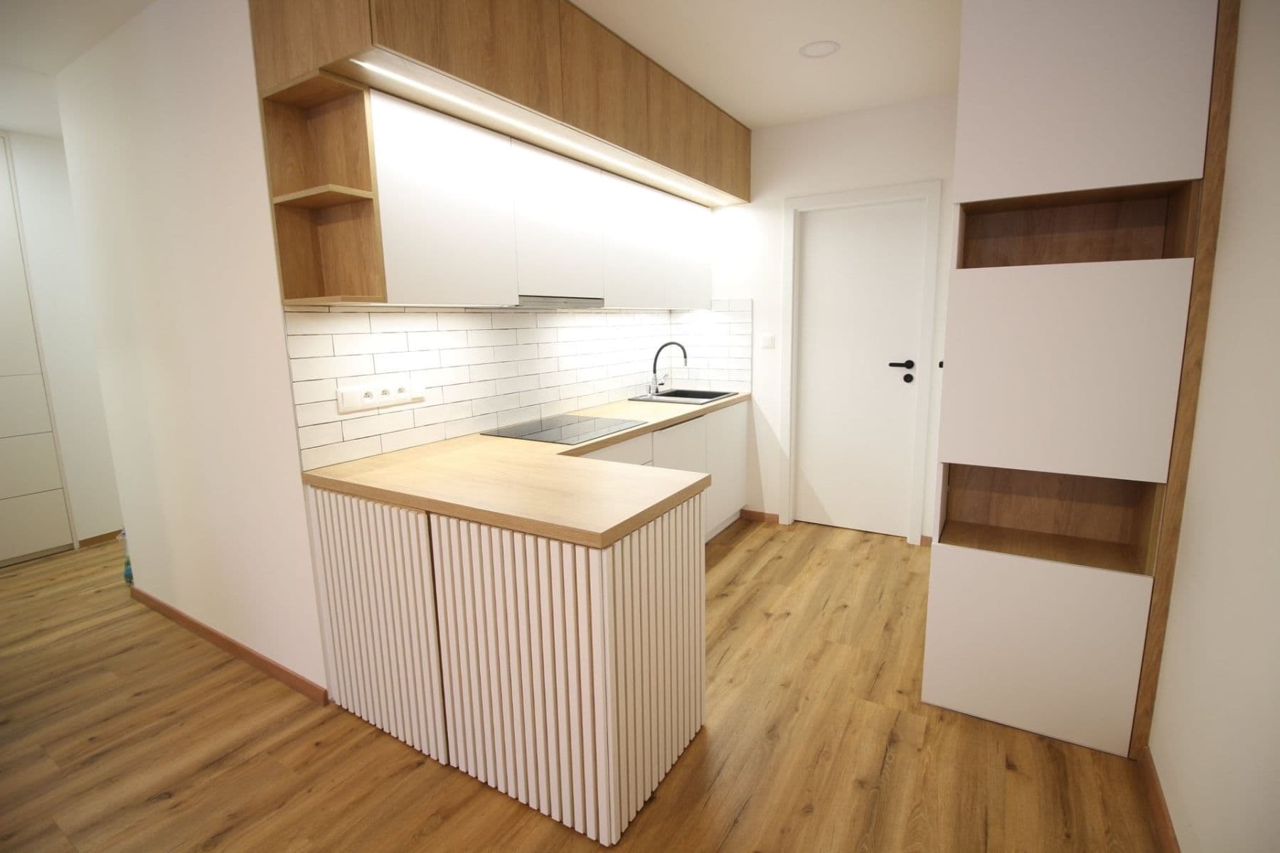 Prenájom bytu 3-izbový 60 m², Kosmonautů, Mělník, Středočeský kraj Prenájom bytu 3-izbový 60 m², Kosmonautů, Mělník, Středočeský kraj