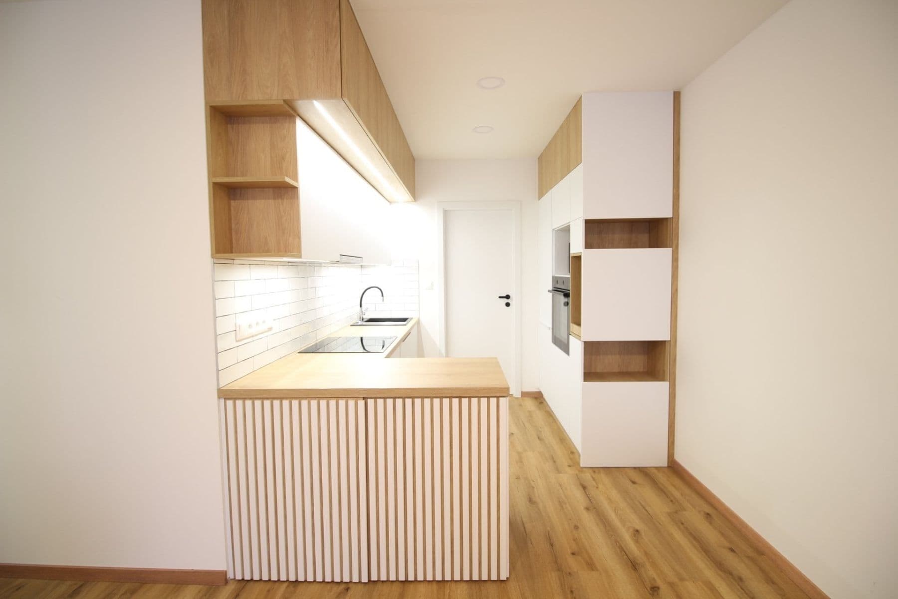 Prenájom bytu 3-izbový 60 m², Kosmonautů, Mělník, Středočeský kraj Prenájom bytu 3-izbový 60 m², Kosmonautů, Mělník, Středočeský kraj