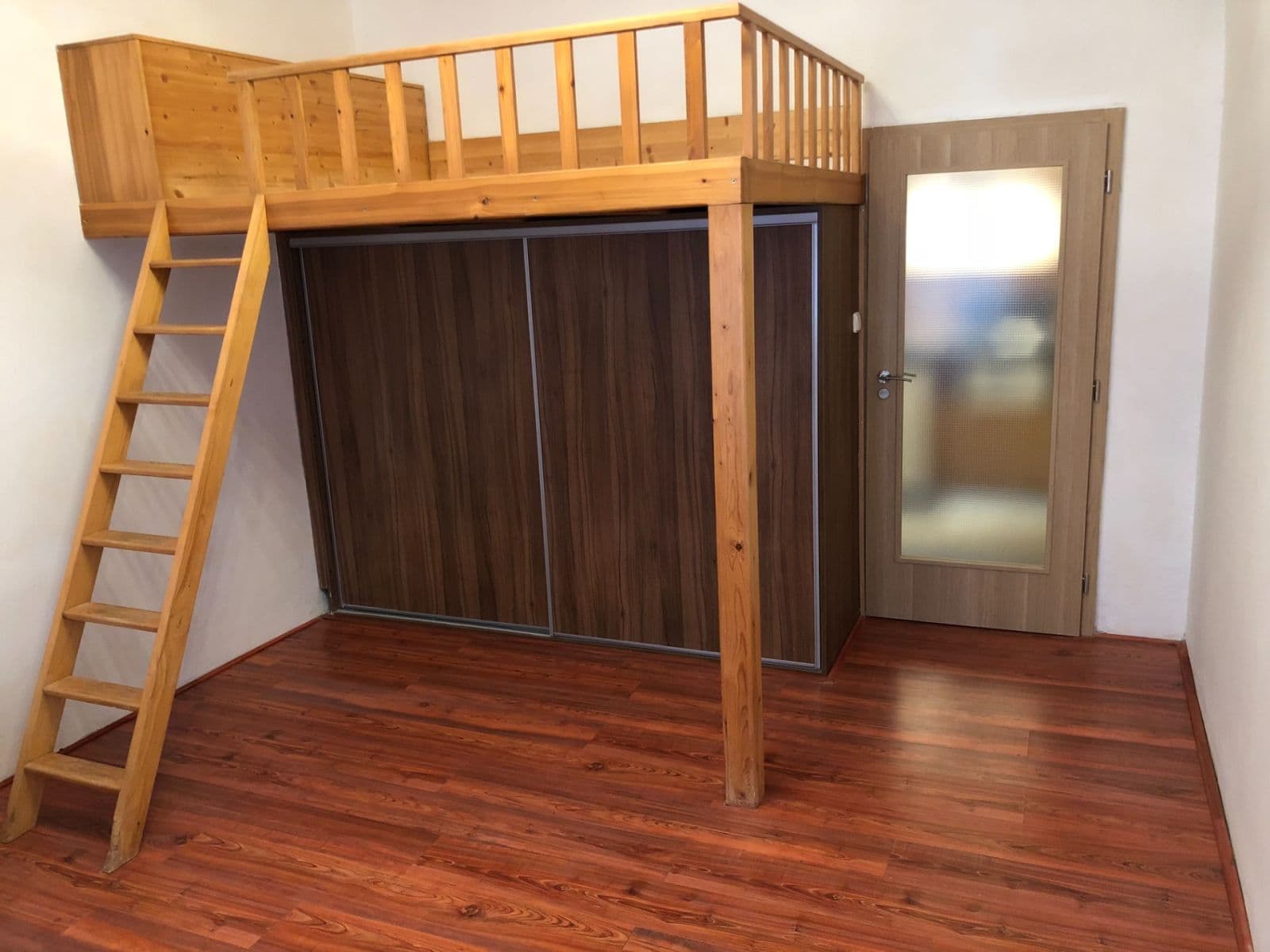 Prenájom bytu 1-izbový 27 m², Vlastislavova, Praha, Praha Prenájom bytu 1-izbový 27 m², Vlastislavova, Praha, Praha