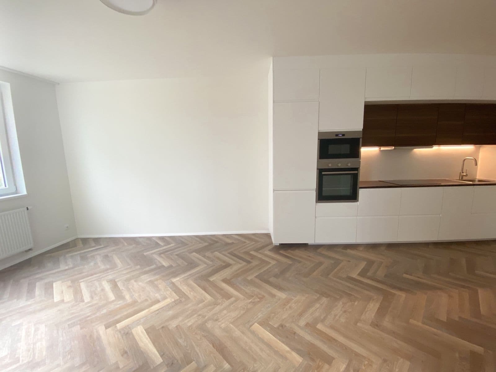 Prenájom bytu 2-izbový 55 m², Honzíkova, Praha, Praha Prenájom bytu 2-izbový 55 m², Honzíkova, Praha, Praha