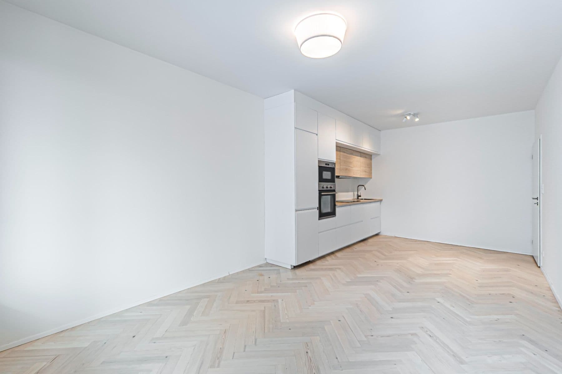 Prenájom bytu 2-izbový 55 m², Honzíkova, Praha, Praha Prenájom bytu 2-izbový 55 m², Honzíkova, Praha, Praha