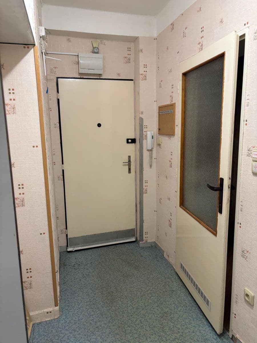 Predaj bytu 3-izbový 65 m², Písečná, Hradec Králové, Královéhradecký kraj Predaj bytu 3-izbový 65 m², Písečná, Hradec Králové, Královéhradecký kraj