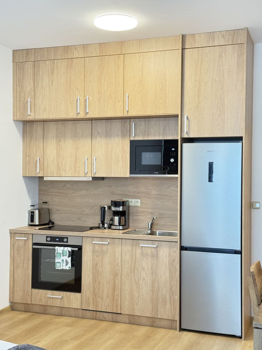 Prenájom bytu 43 m², Zbraslavská, Praha, Praha Prenájom bytu 43 m², Zbraslavská, Praha, Praha