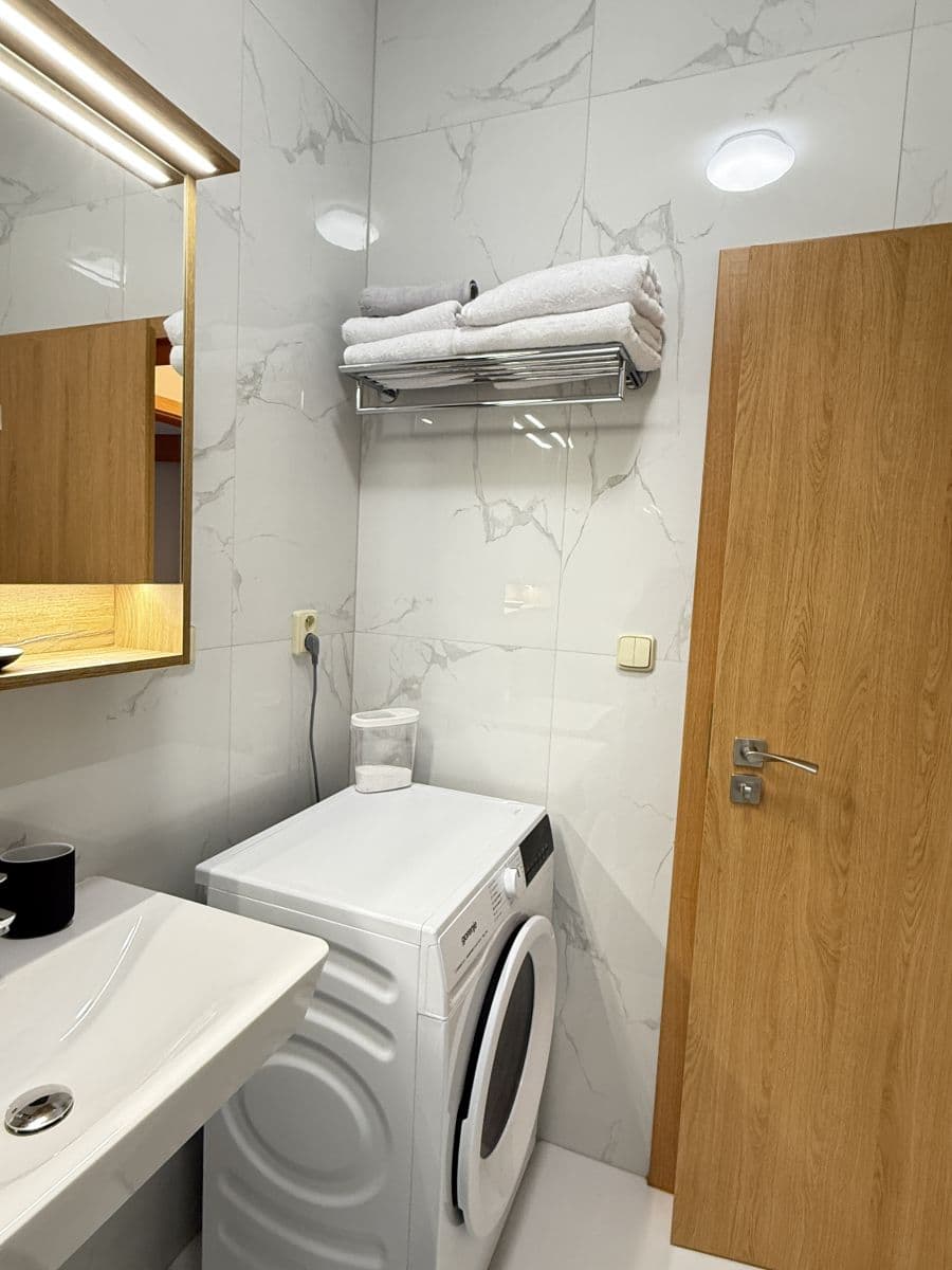 Prenájom bytu 43 m², Zbraslavská, Praha, Praha Prenájom bytu 43 m², Zbraslavská, Praha, Praha