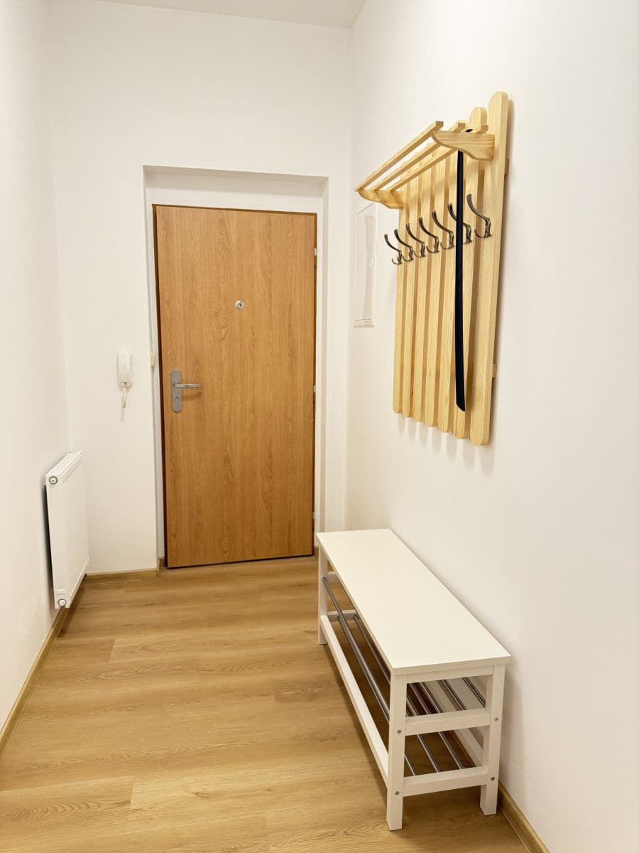 Prenájom bytu 43 m², Zbraslavská, Praha, Praha Prenájom bytu 43 m², Zbraslavská, Praha, Praha