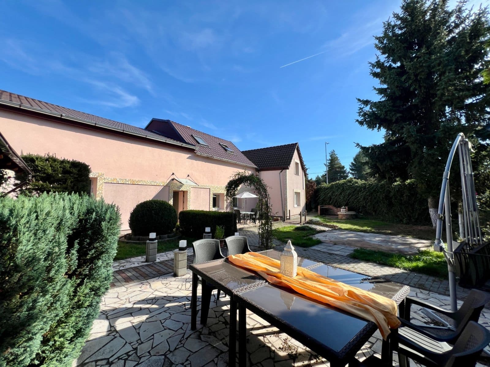 Predaj domu 306 m², pozemek 1.044 m², Očihov, Ústecký kraj Predaj domu 306 m², pozemek 1.044 m², Očihov, Ústecký kraj