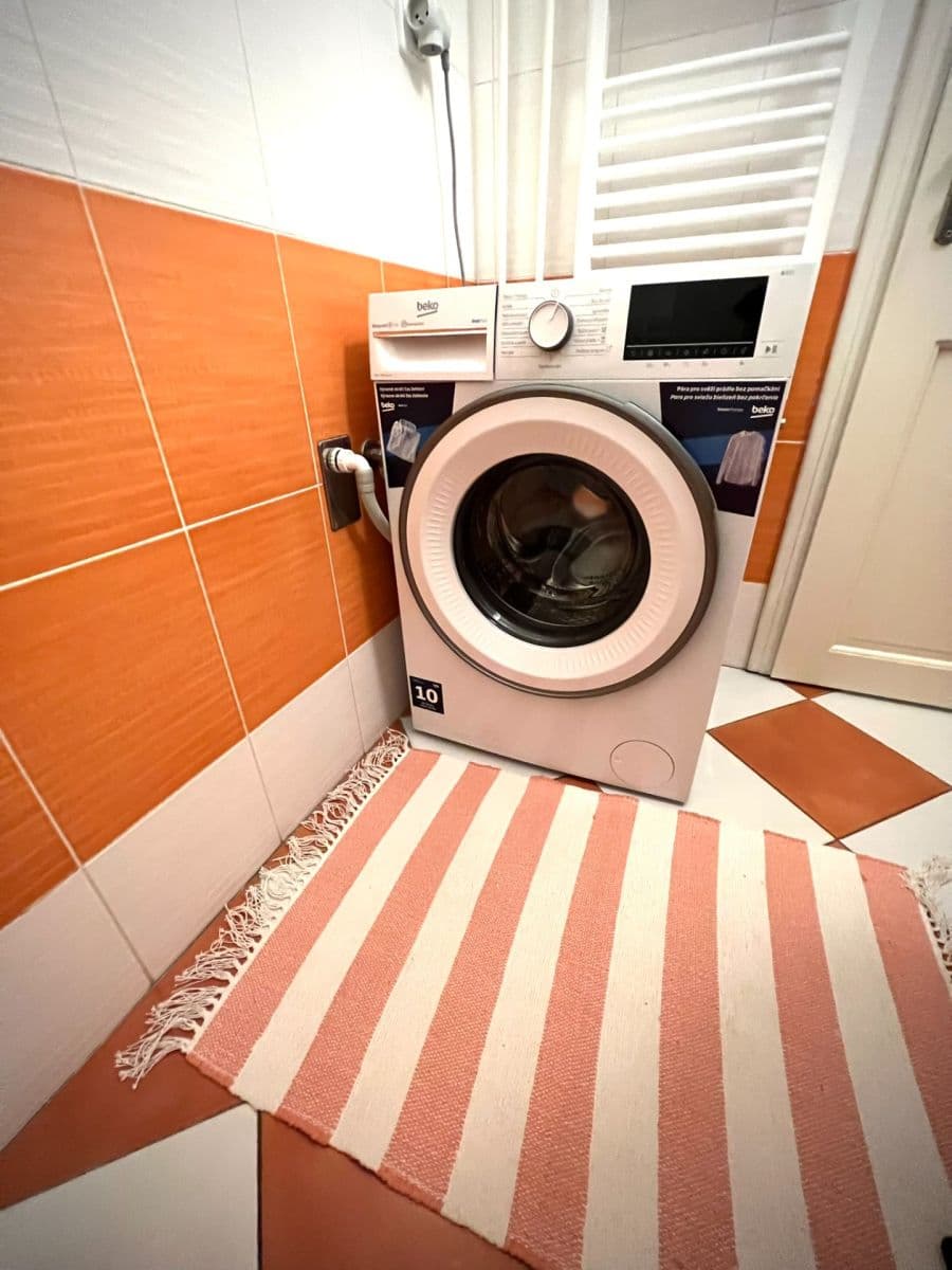 Prenájom bytu 2-izbový 65 m², J. Plachty, České Budějovice, Jihočeský kraj Prenájom bytu 2-izbový 65 m², J. Plachty, České Budějovice, Jihočeský kraj