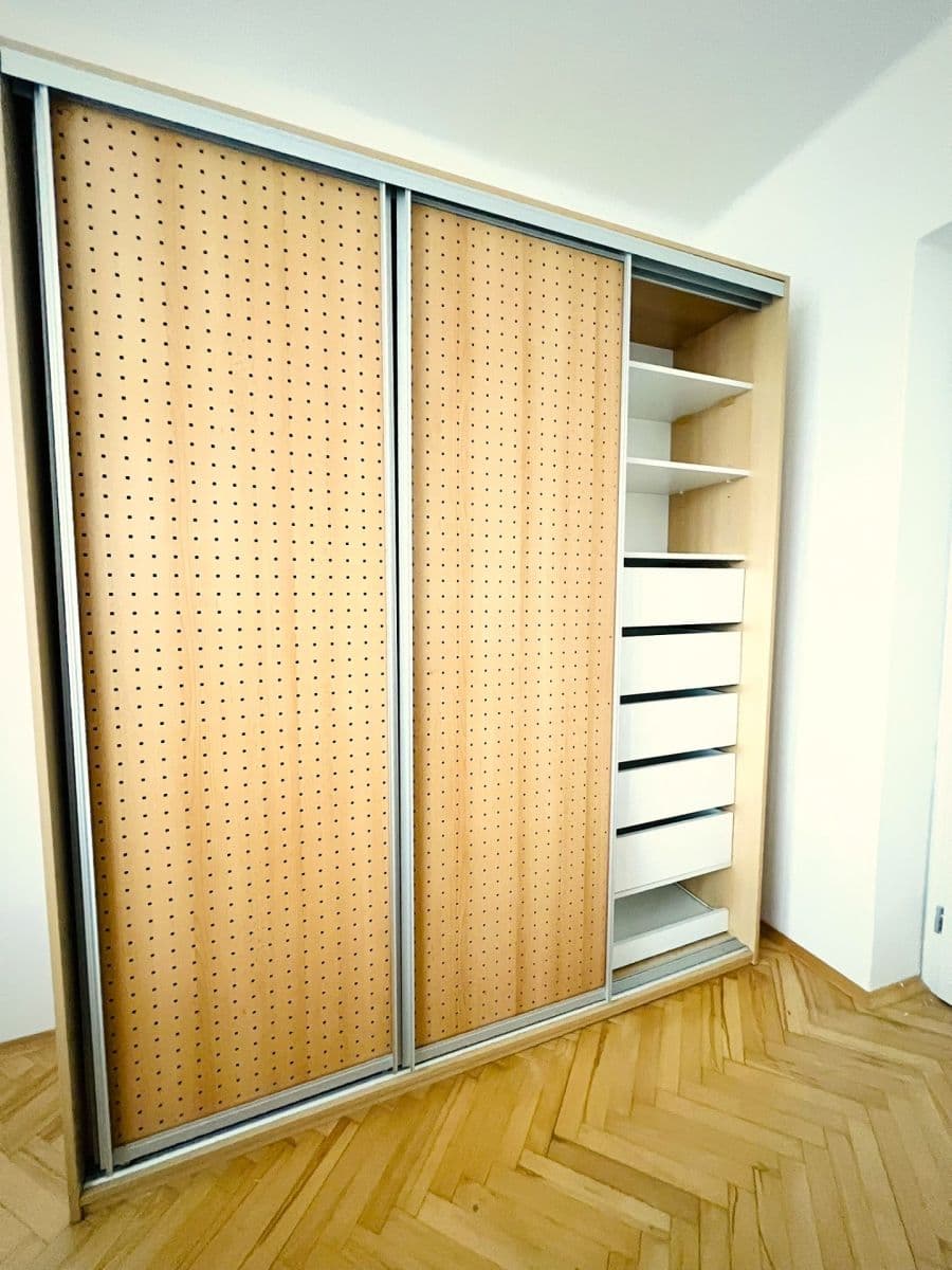 Prenájom bytu 2-izbový 65 m², J. Plachty, České Budějovice, Jihočeský kraj Prenájom bytu 2-izbový 65 m², J. Plachty, České Budějovice, Jihočeský kraj