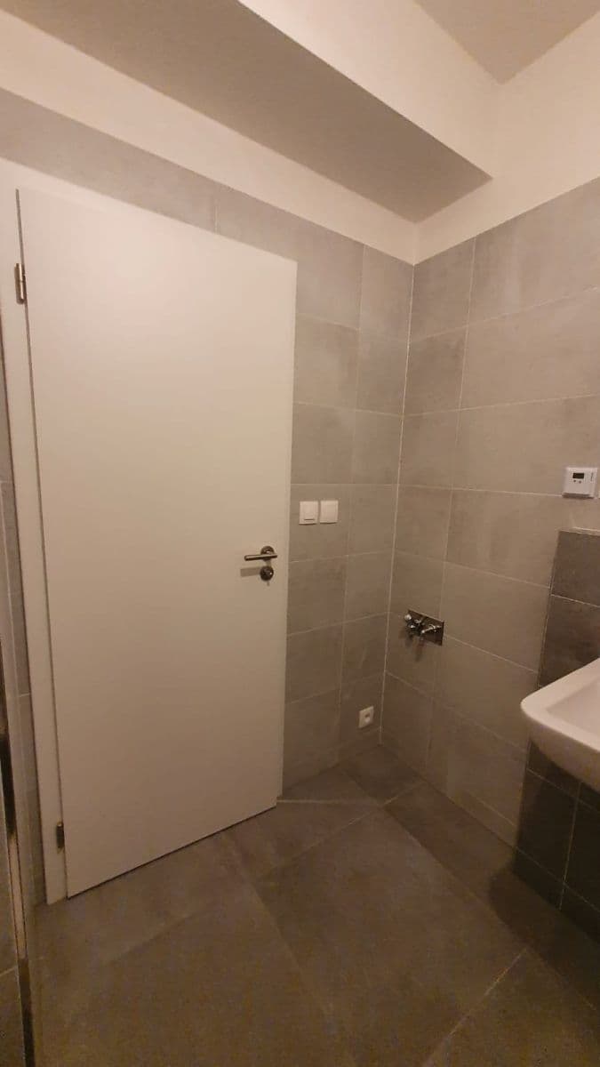 Prenájom bytu 1-izbový 30 m², Šífařská, Praha, Praha Prenájom bytu 1-izbový 30 m², Šífařská, Praha, Praha