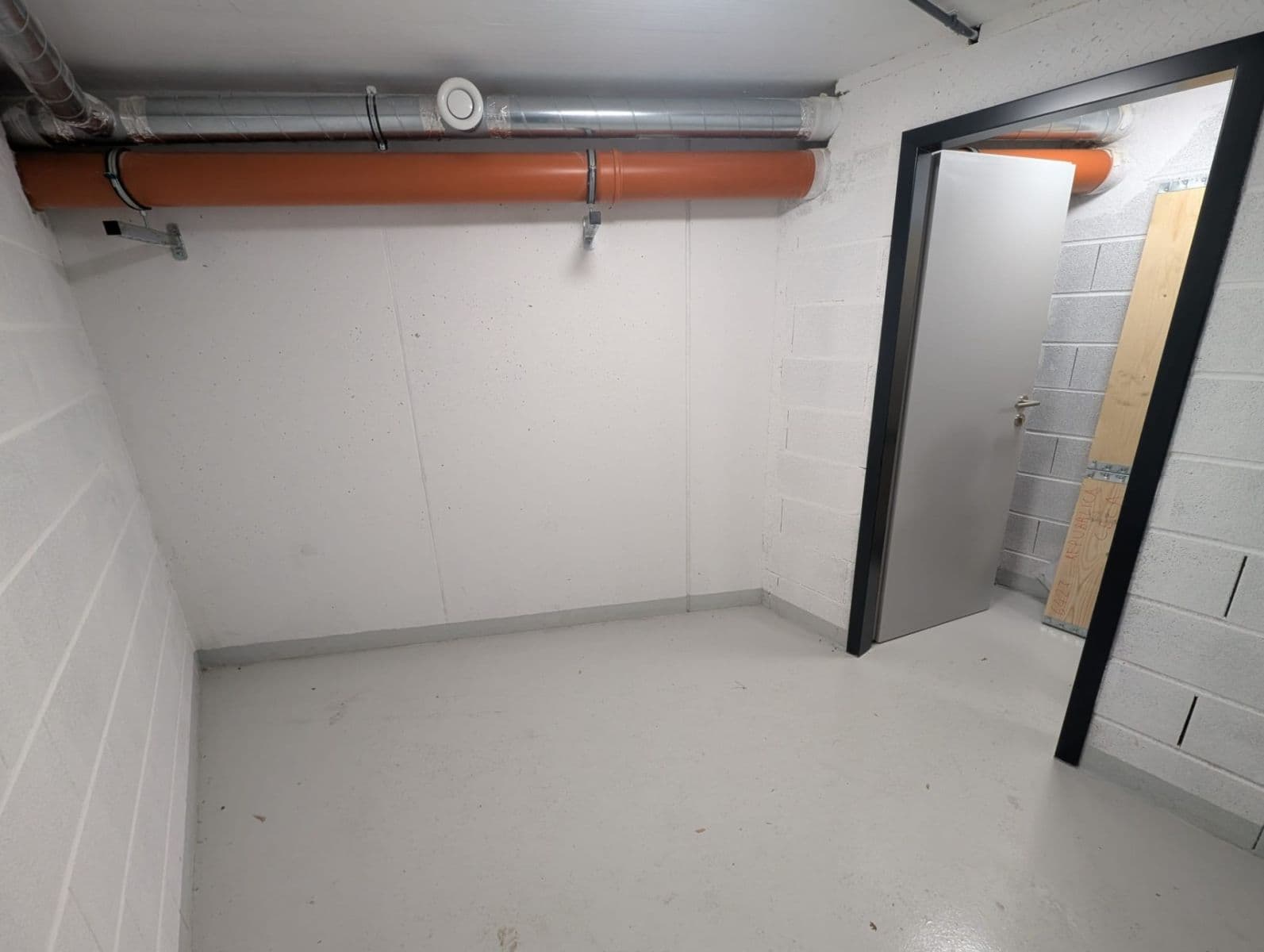 Predaj garáže 13 m², Dostalové, Praha, Praha Predaj garáže 13 m², Dostalové, Praha, Praha