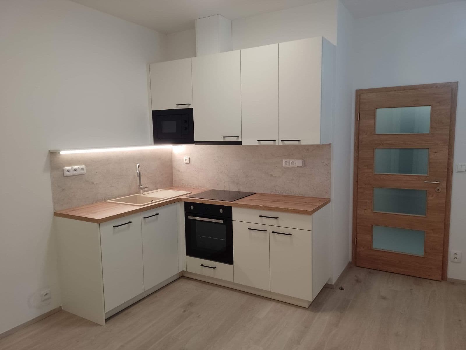 Prenájom bytu 1-izbový 23 m², Augustina Lukeše, Brandýs nad Labem-Stará Boleslav, Středočeský kraj Prenájom bytu 1-izbový 23 m², Augustina Lukeše, Brandýs nad Labem-Stará Boleslav, Středočeský kraj