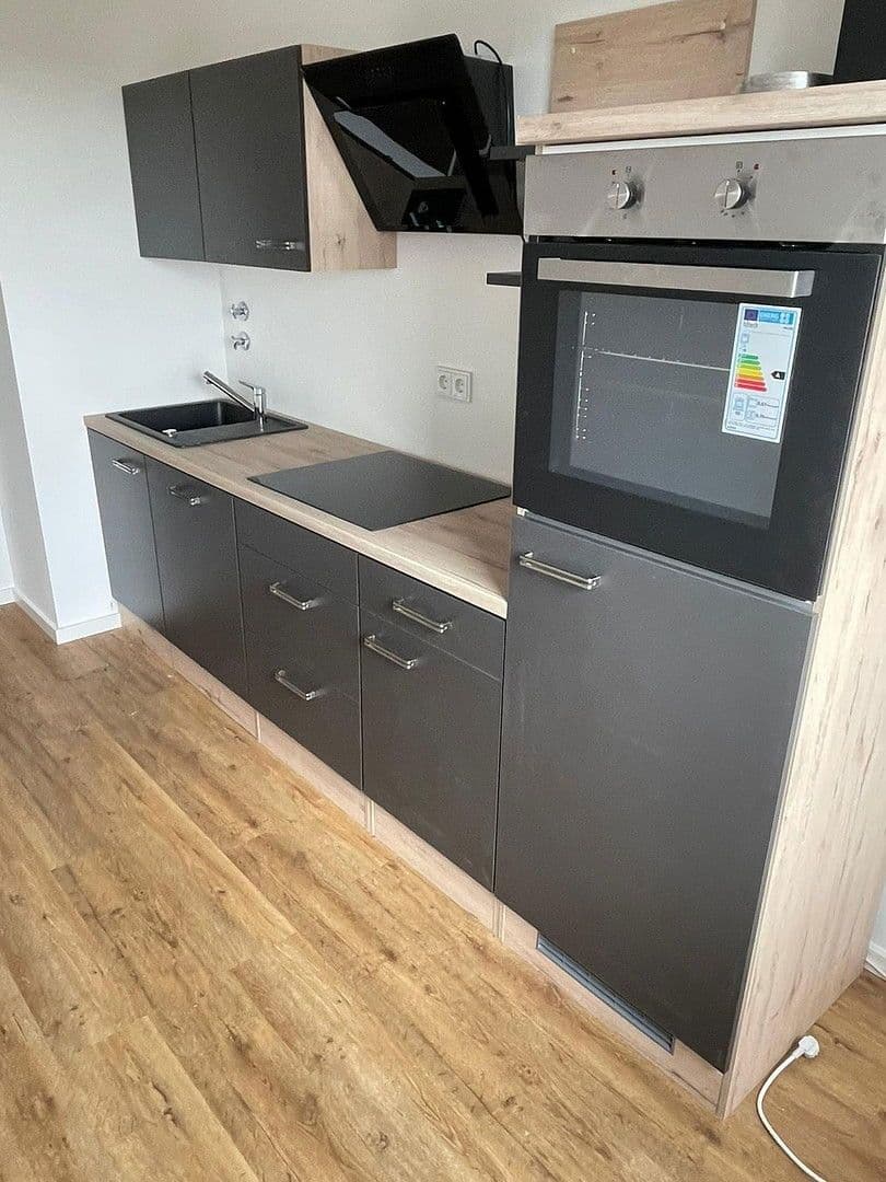 Prenájom bytu 3-izbový 73 m², Königsbrunn, Bavorsko Prenájom bytu 3-izbový 73 m², Königsbrunn, Bavorsko