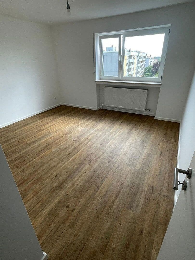 Prenájom bytu 3-izbový 73 m², Königsbrunn, Bavorsko Prenájom bytu 3-izbový 73 m², Königsbrunn, Bavorsko