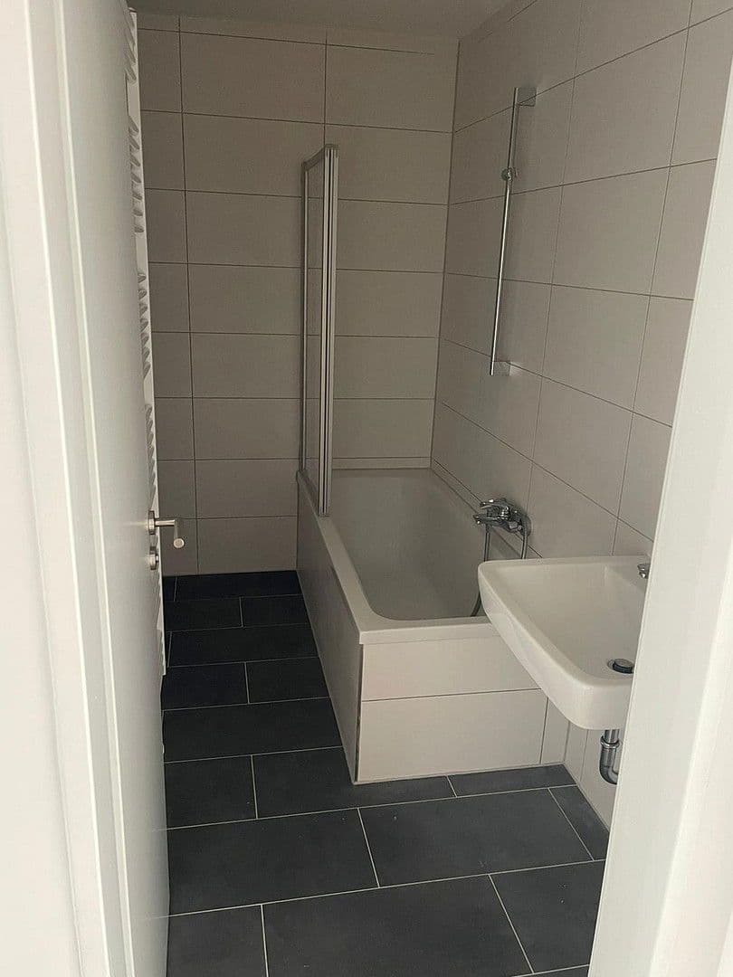 Prenájom bytu 3-izbový 73 m², Königsbrunn, Bavorsko Prenájom bytu 3-izbový 73 m², Königsbrunn, Bavorsko