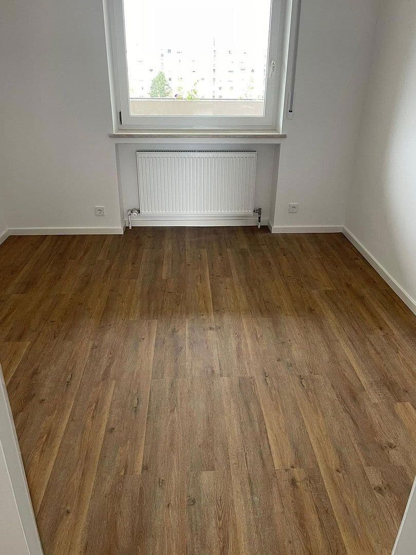 Prenájom bytu 3-izbový 73 m², Königsbrunn, Bavorsko Prenájom bytu 3-izbový 73 m², Königsbrunn, Bavorsko