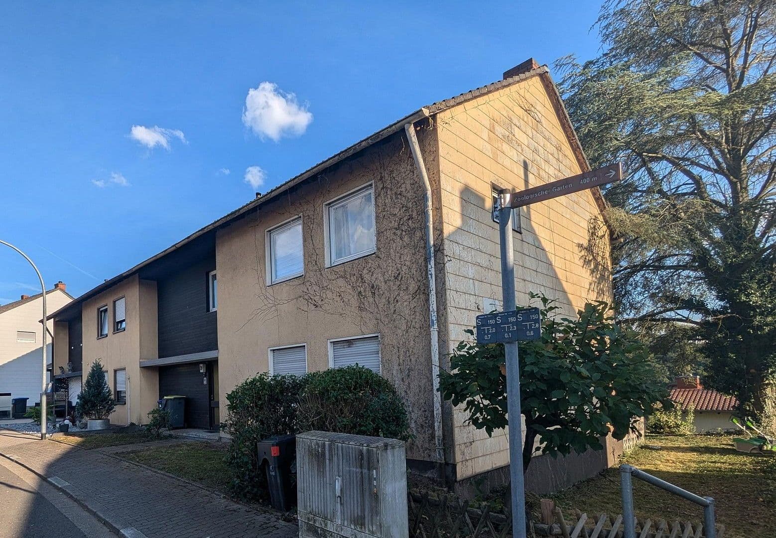 Predaj domu 160 m², pozemek 400 m², Nussbaumstraße 20, Saarbrücken, Sársko Predaj domu 160 m², pozemek 400 m², Nussbaumstraße 20, Saarbrücken, Sársko