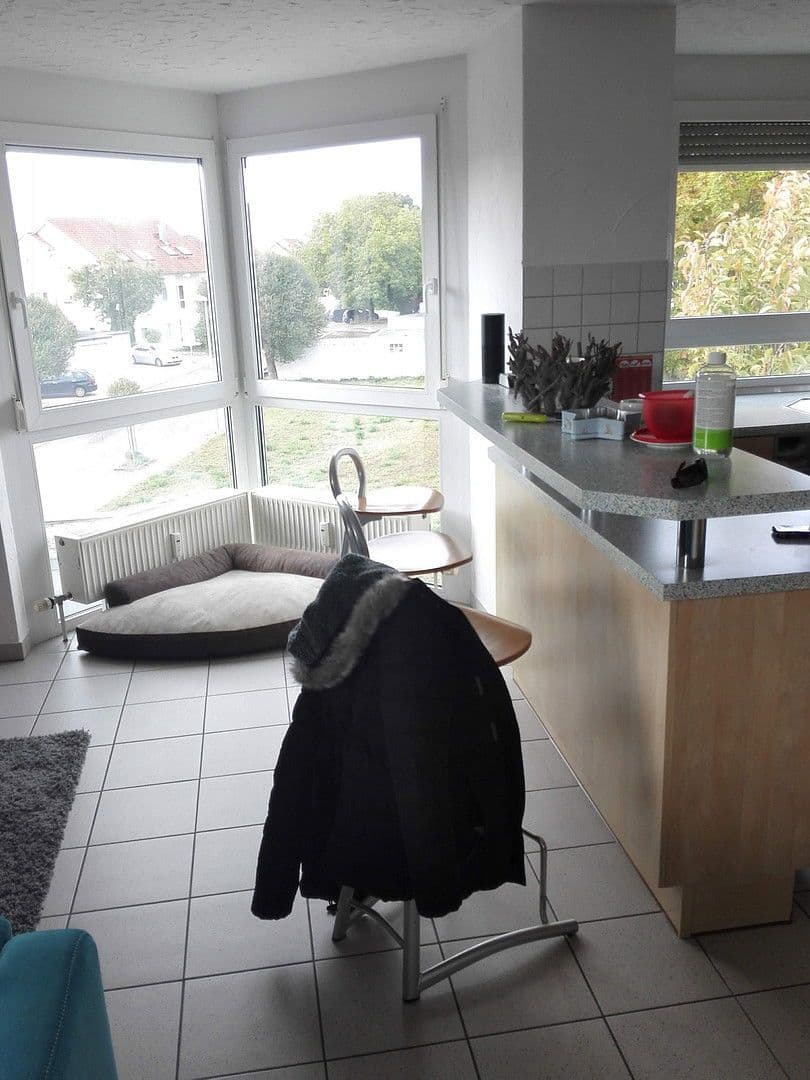 Prenájom bytu 3-izbový 78 m², Schwaigern, Bádensko-Wurttembersko Prenájom bytu 3-izbový 78 m², Schwaigern, Bádensko-Wurttembersko