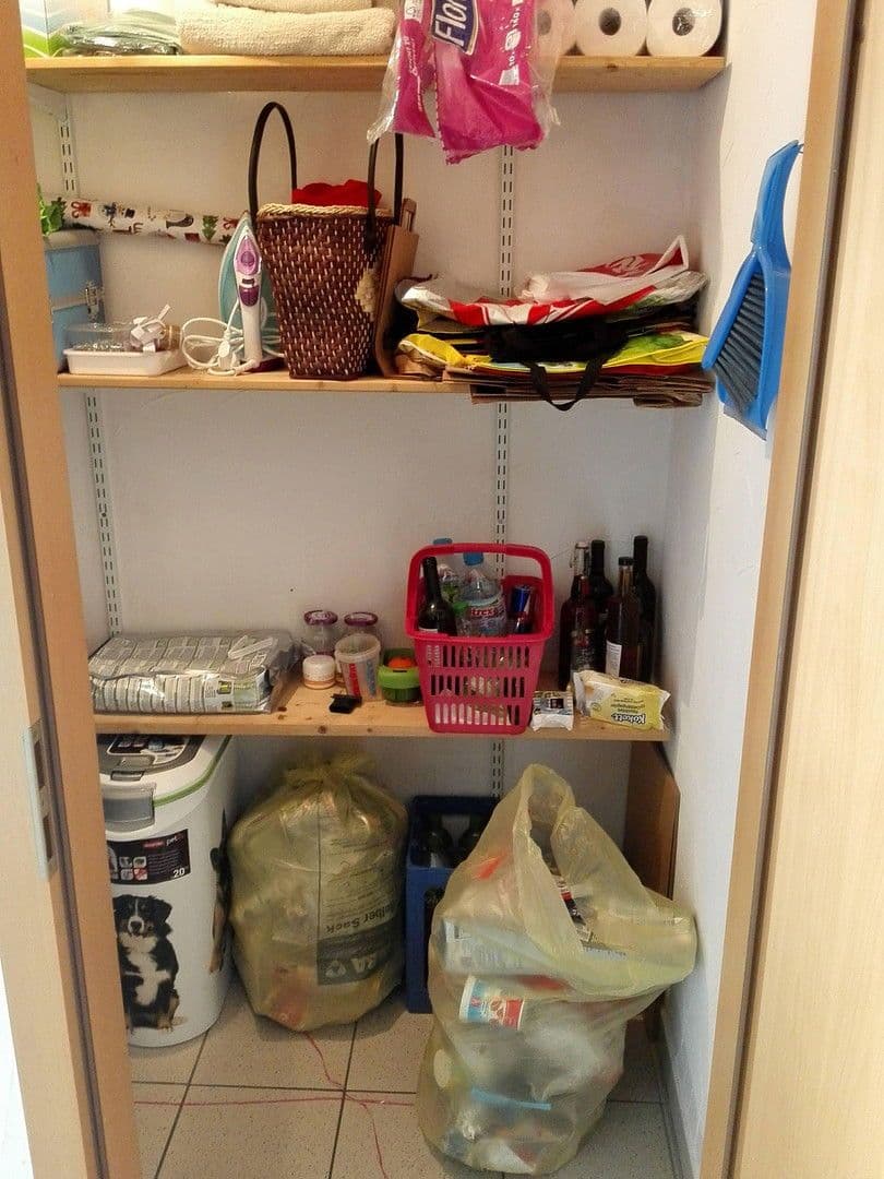 Prenájom bytu 3-izbový 78 m², Schwaigern, Bádensko-Wurttembersko Prenájom bytu 3-izbový 78 m², Schwaigern, Bádensko-Wurttembersko