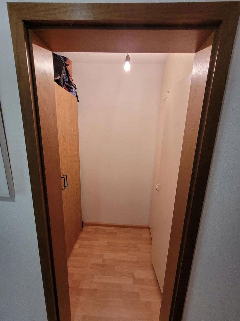 Prenájom bytu 1-izbový 35 m², Kartäuserstraße 98, Freiburg im Breisgau, Bádensko-Wurttembersko Prenájom bytu 1-izbový 35 m², Kartäuserstraße 98, Freiburg im Breisgau, Bádensko-Wurttembersko