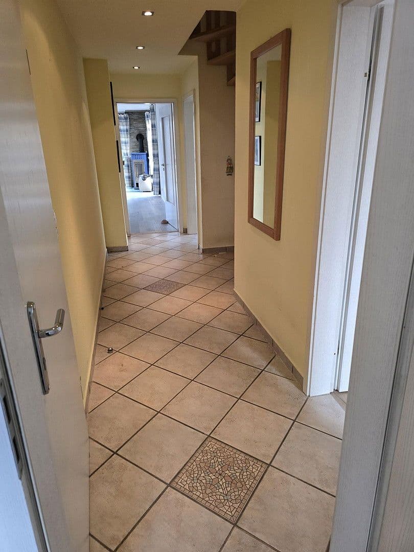 Prenájom bytu 3-izbový 100 m², Norderstedt, Šlezvicko-Holštajnsko Prenájom bytu 3-izbový 100 m², Norderstedt, Šlezvicko-Holštajnsko