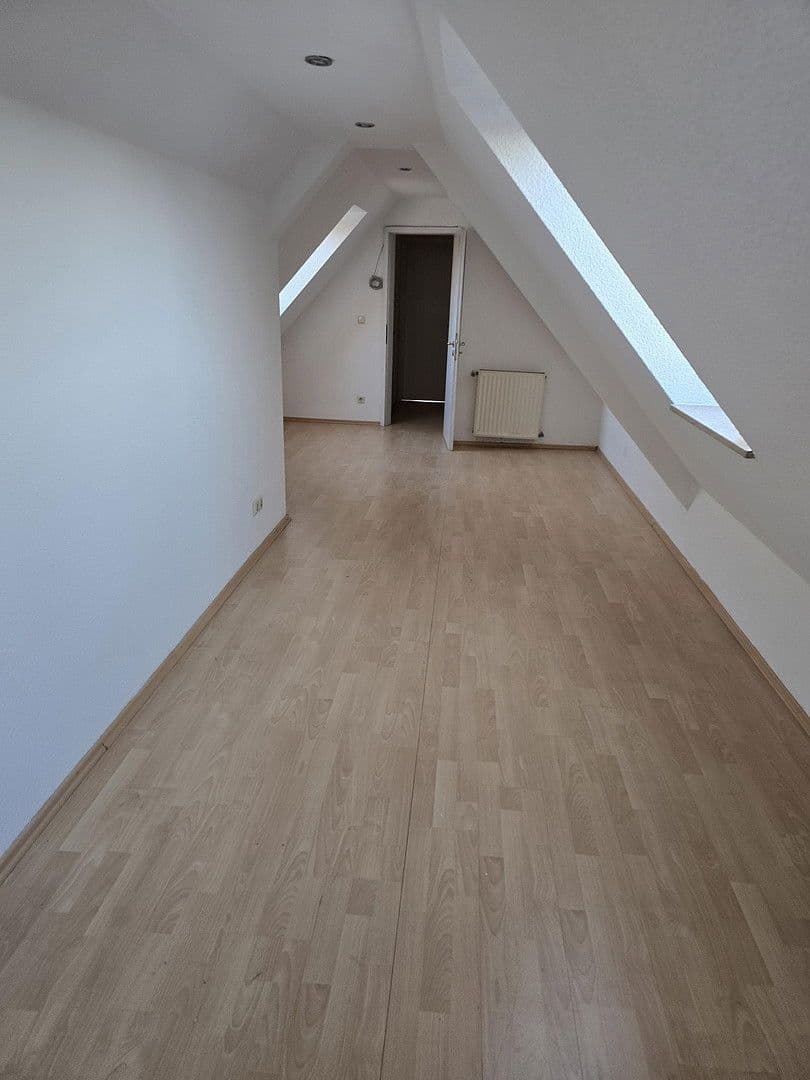 Prenájom bytu 3-izbový 100 m², Norderstedt, Šlezvicko-Holštajnsko Prenájom bytu 3-izbový 100 m², Norderstedt, Šlezvicko-Holštajnsko