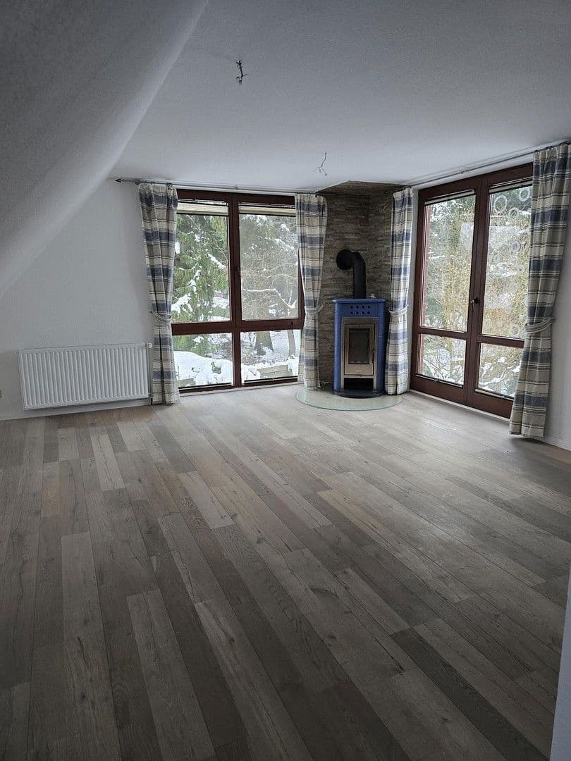 Prenájom bytu 3-izbový 100 m², Norderstedt, Šlezvicko-Holštajnsko Prenájom bytu 3-izbový 100 m², Norderstedt, Šlezvicko-Holštajnsko