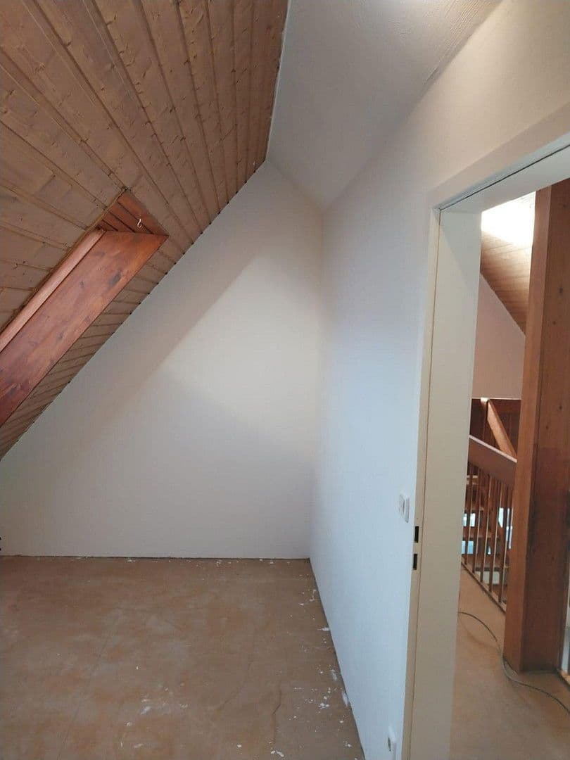 Prenájom bytu 5-izbový 100 m², Obersulm, Bádensko-Wurttembersko Prenájom bytu 5-izbový 100 m², Obersulm, Bádensko-Wurttembersko