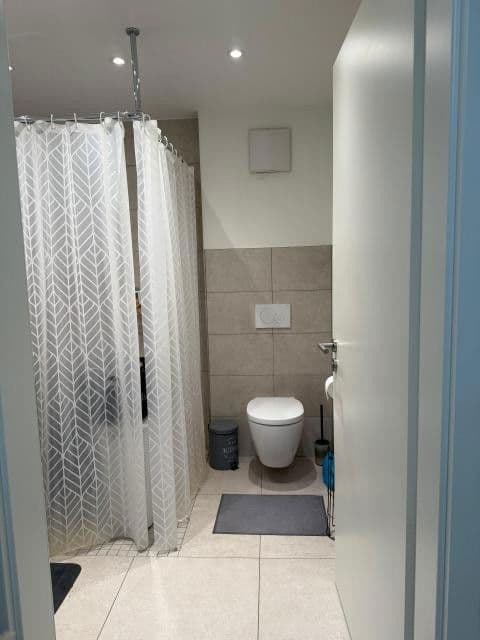 Prenájom bytu 3-izbový 94 m², Staffelsgasse 41, Alfter, Severné Porýnie - Westfálsko Prenájom bytu 3-izbový 94 m², Staffelsgasse 41, Alfter, Severné Porýnie - Westfálsko