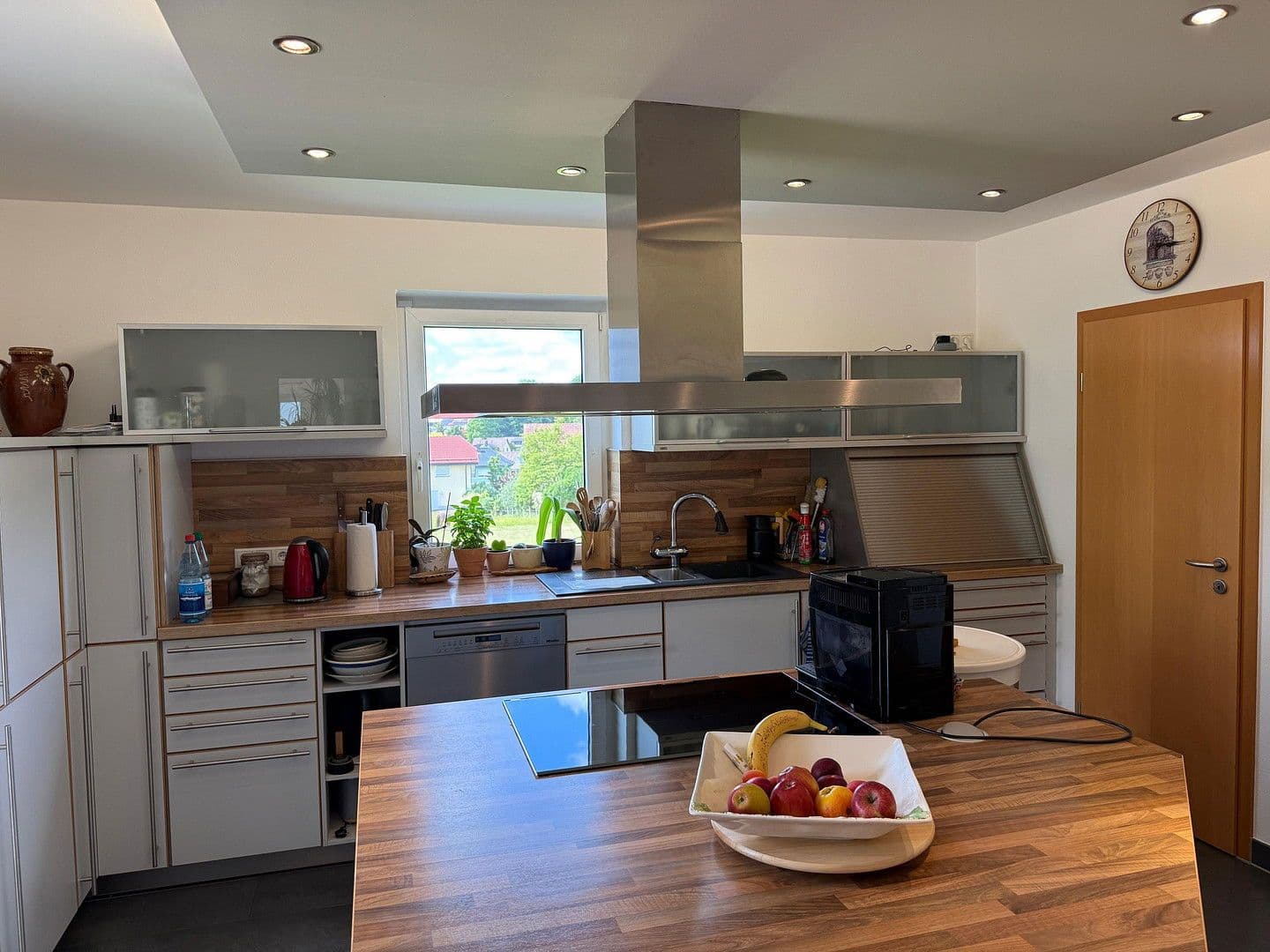 Predaj domu 322 m², pozemek 707 m², Künzell, Hesensko Predaj domu 322 m², pozemek 707 m², Künzell, Hesensko