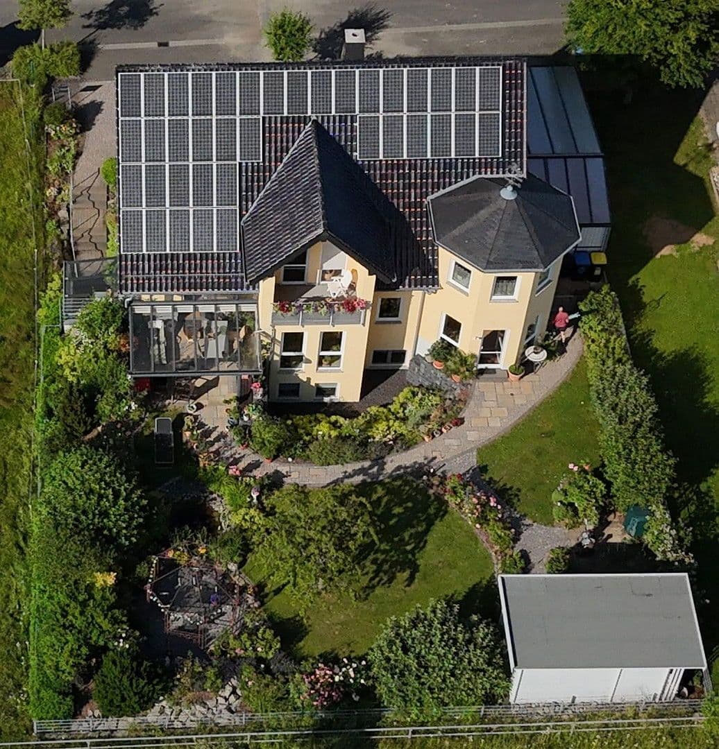 Predaj domu 322 m², pozemek 707 m², Künzell, Hesensko Predaj domu 322 m², pozemek 707 m², Künzell, Hesensko