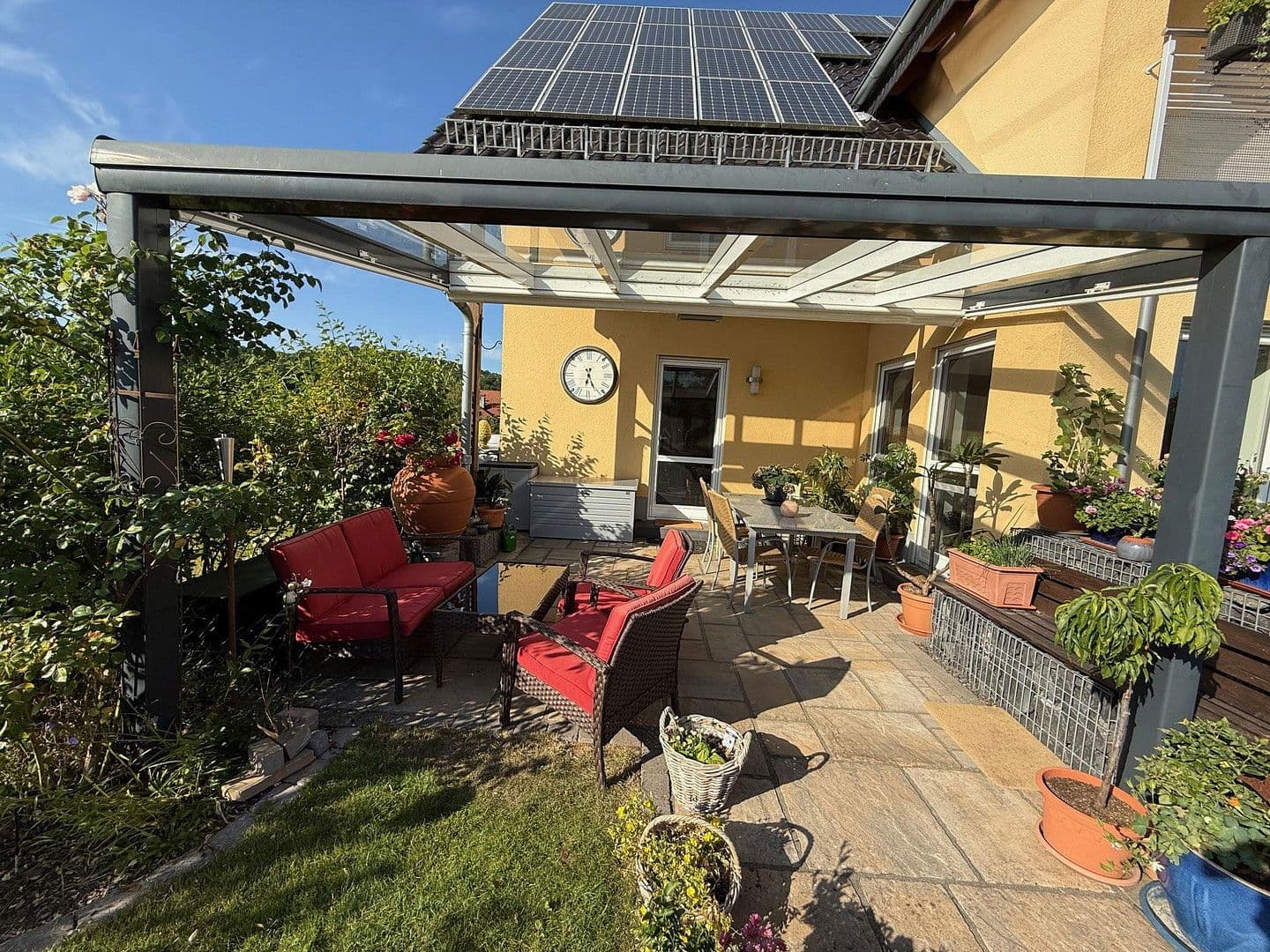 Predaj domu 322 m², pozemek 707 m², Künzell, Hesensko Predaj domu 322 m², pozemek 707 m², Künzell, Hesensko