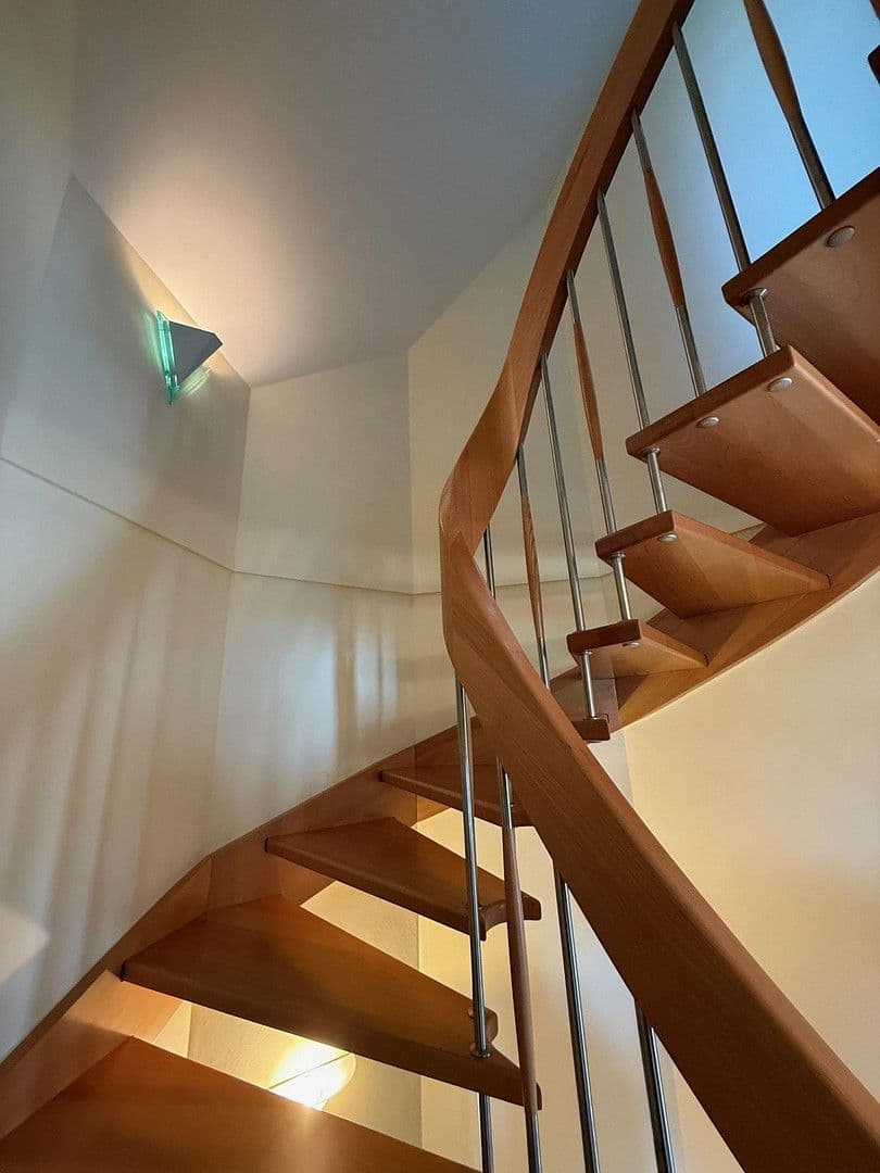 Predaj domu 322 m², pozemek 707 m², Künzell, Hesensko Predaj domu 322 m², pozemek 707 m², Künzell, Hesensko