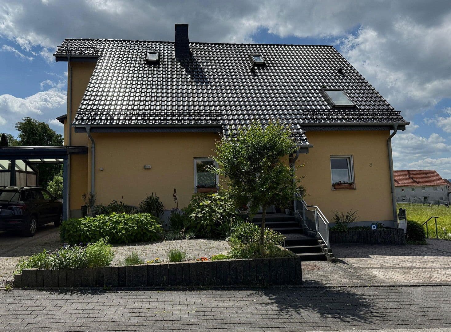 Predaj domu 322 m², pozemek 707 m², Künzell, Hesensko Predaj domu 322 m², pozemek 707 m², Künzell, Hesensko