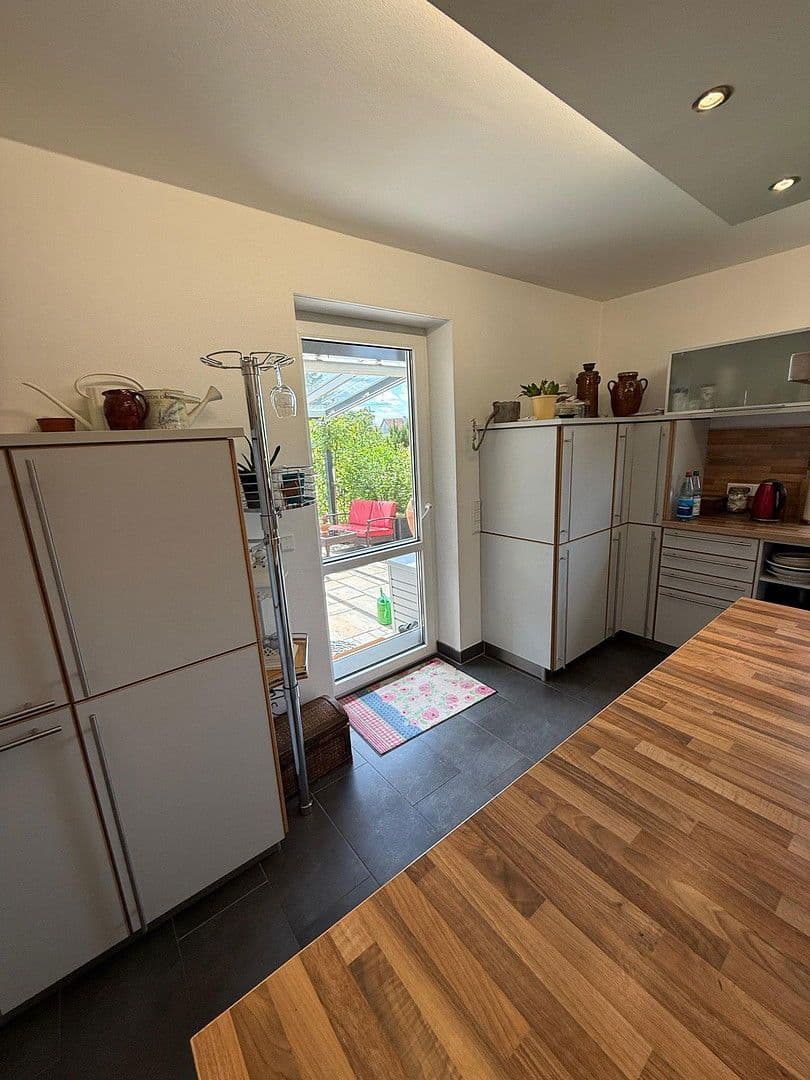 Predaj domu 322 m², pozemek 707 m², Künzell, Hesensko Predaj domu 322 m², pozemek 707 m², Künzell, Hesensko