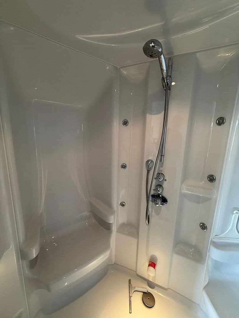 Predaj domu 322 m², pozemek 707 m², Künzell, Hesensko Predaj domu 322 m², pozemek 707 m², Künzell, Hesensko