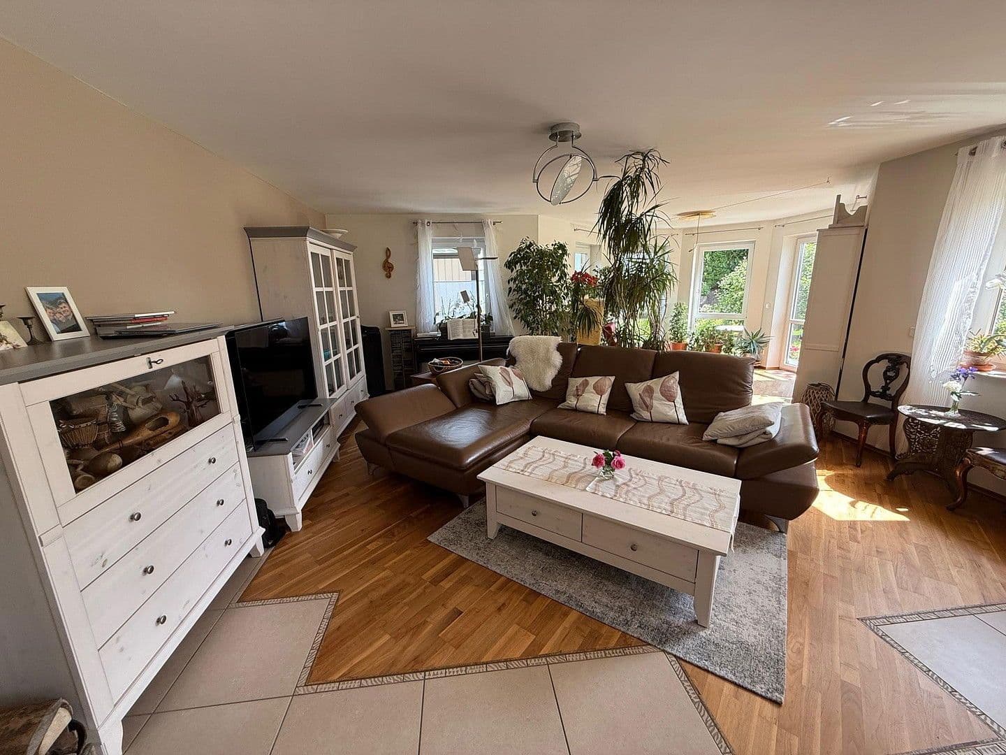 Predaj domu 322 m², pozemek 707 m², Künzell, Hesensko Predaj domu 322 m², pozemek 707 m², Künzell, Hesensko